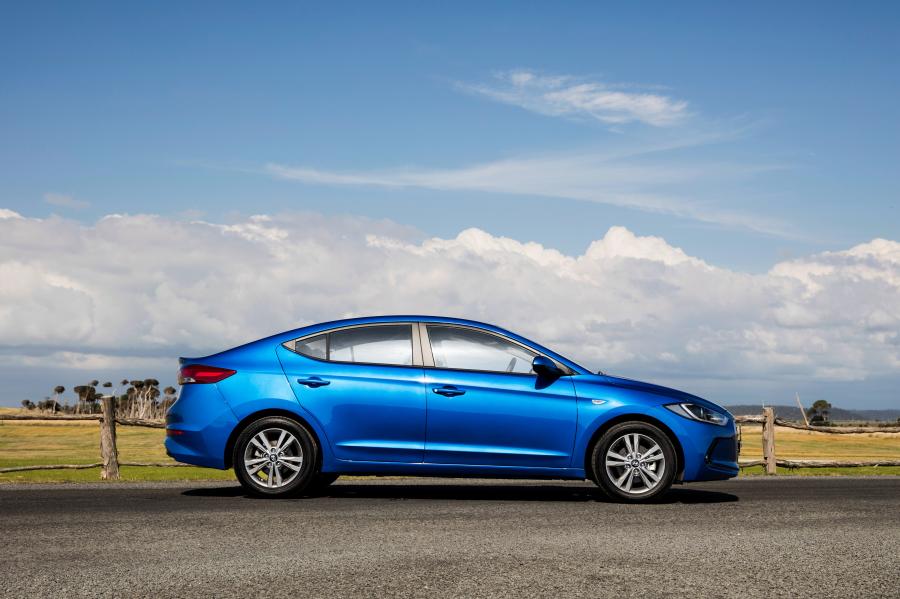  Hyundai Elantra 2016 года  (AU) (фото 13 из 28)
